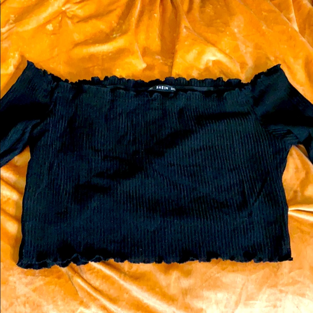 Off the shoulder fitted crop top